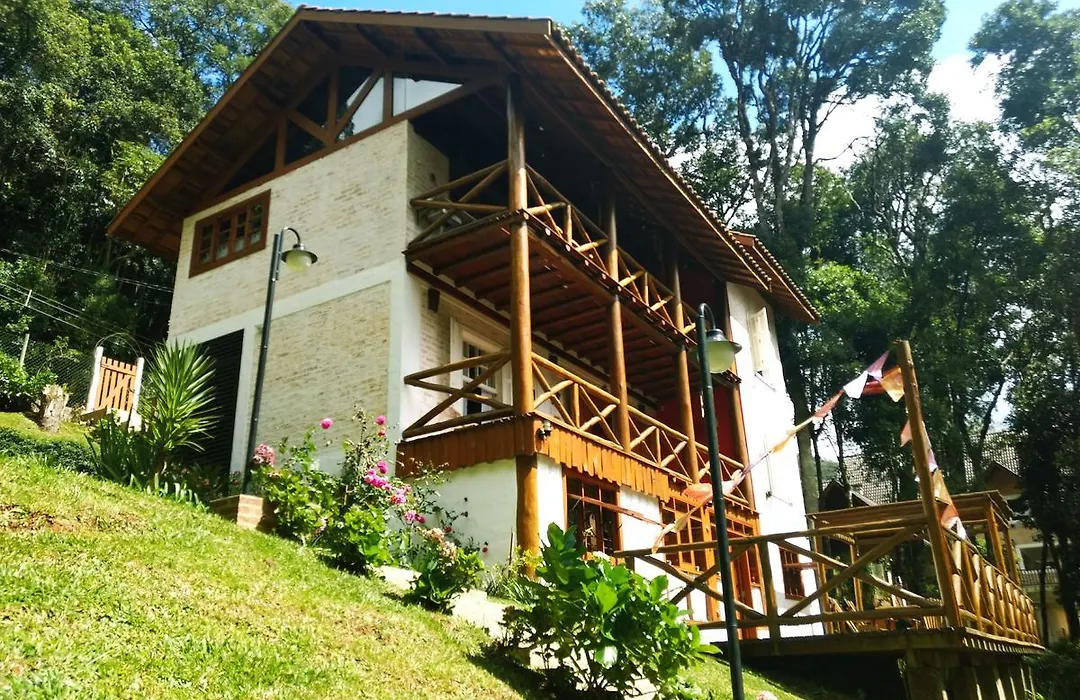 Nas Nuvens Hospedaria-1